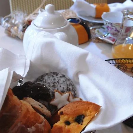 לינה וארוחת בוקר Di Mirandolina