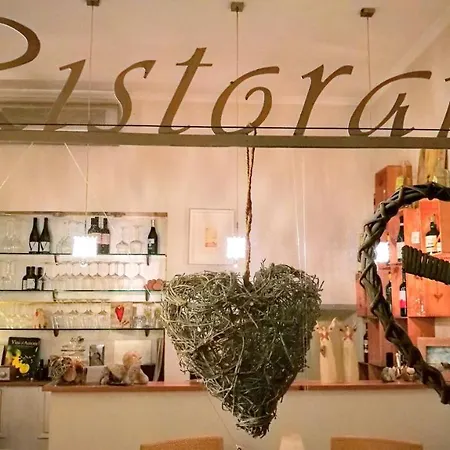 Di Mirandolina לינה וארוחת בוקר